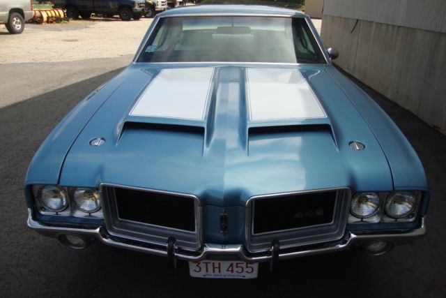 1972 Nordic Blue Oldsmobile Cutlass Coupe