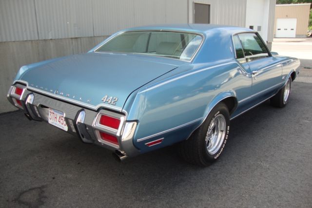 1972 Nordic Blue Oldsmobile Cutlass Coupe