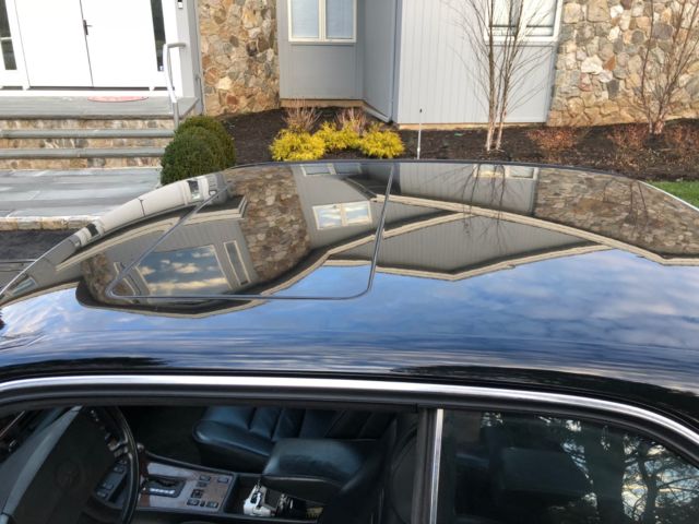 1988 Black Mercedes-Benz 500-Series Coupe