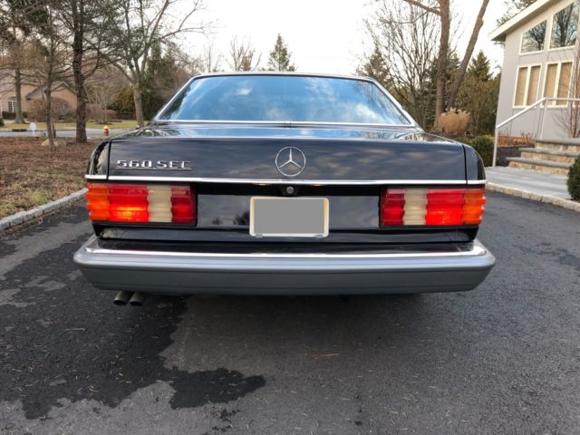 1988 Black Mercedes-Benz 500-Series Coupe