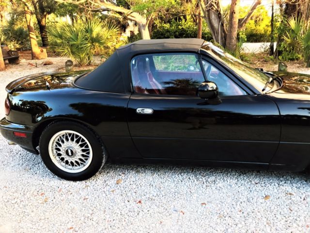 1993 Black Mazda MX-5 Miata Convertible