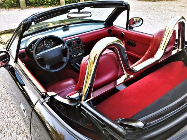 1993 Black Mazda MX-5 Miata Convertible