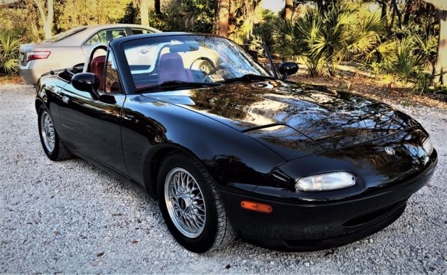 1993 Black Mazda MX-5 Miata Convertible