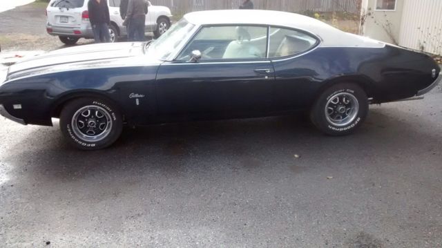 1969 Blue Oldsmobile Cutlass 2-door hard top