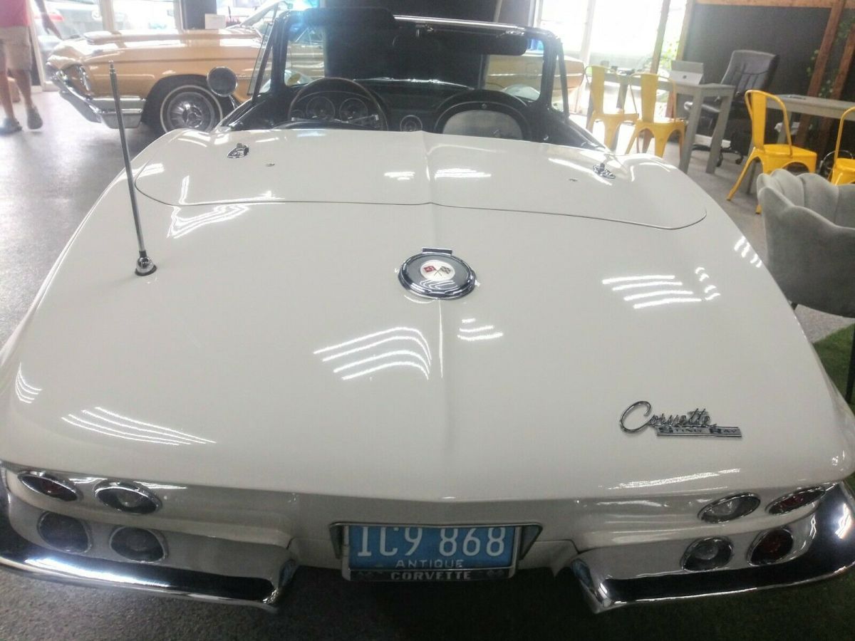 1964 White Chevrolet Corvette Convertible