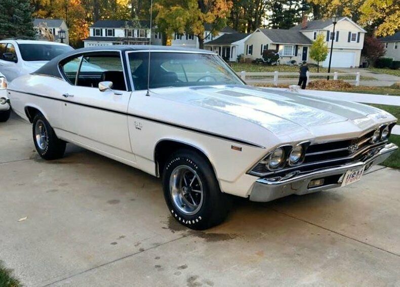 1969 White Chevrolet Chevelle Coupe