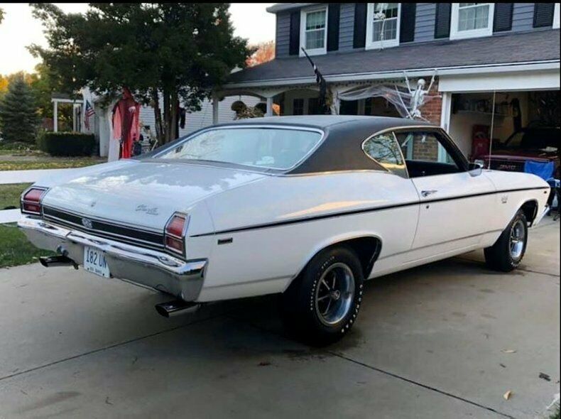 1969 White Chevrolet Chevelle Coupe