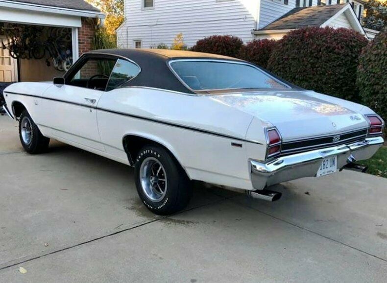1969 White Chevrolet Chevelle Coupe