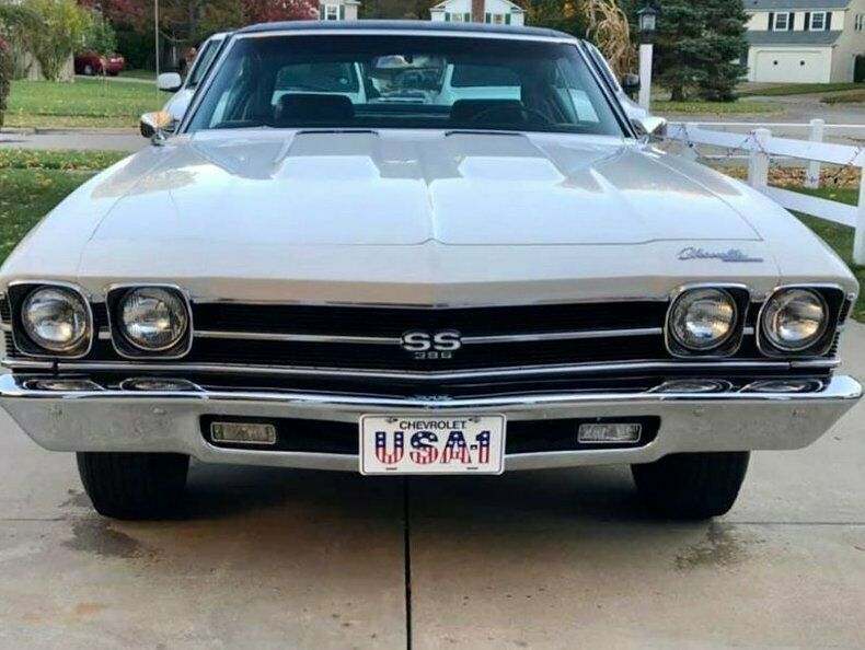 1969 White Chevrolet Chevelle Coupe