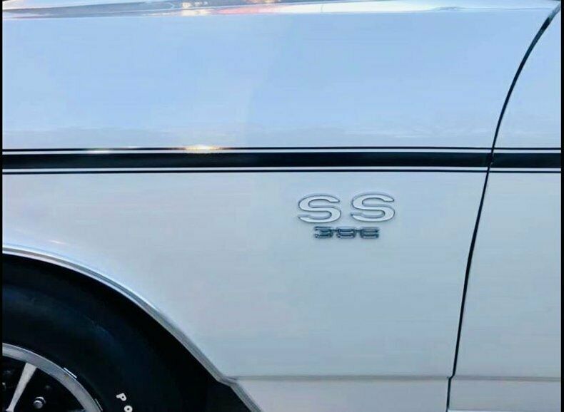 1969 White Chevrolet Chevelle Coupe