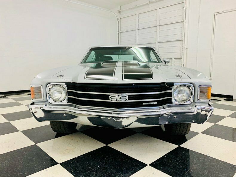 1972 Silver Chevrolet Chevelle Coupe