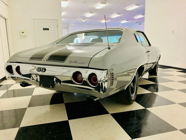 1972 Silver Chevrolet Chevelle Coupe