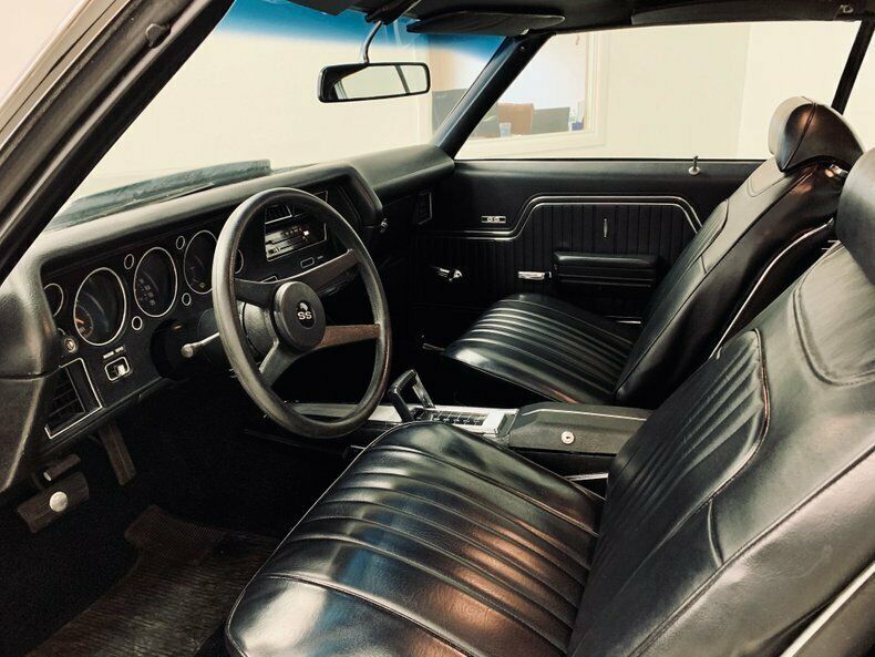 1972 Silver Chevrolet Chevelle Coupe