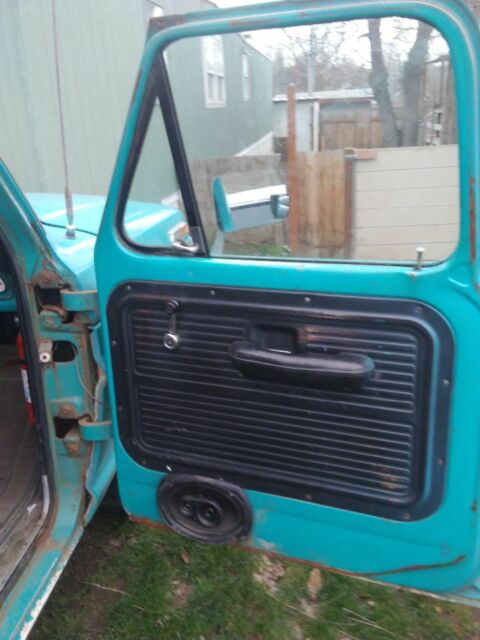 1972 Blue Ford F-250 Standard Cab Pickup