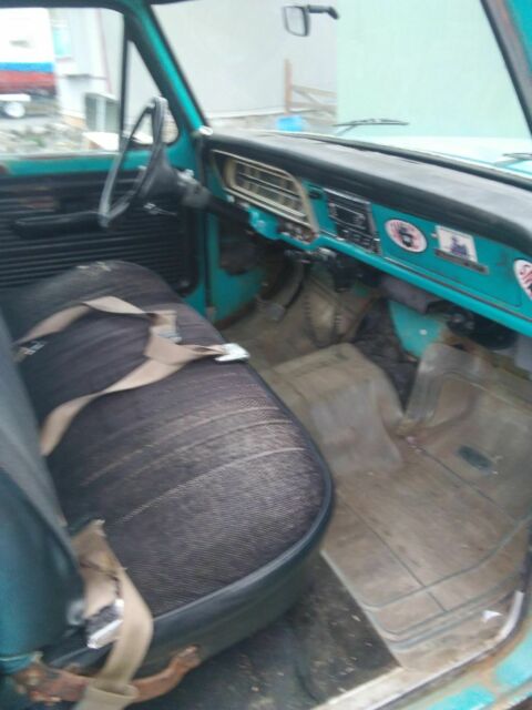 1972 Blue Ford F-250 Standard Cab Pickup