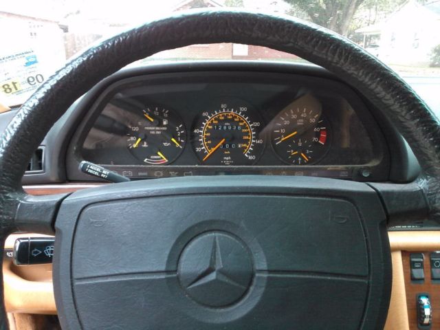 1988 Gold Mercedes-Benz S-Class Sedan