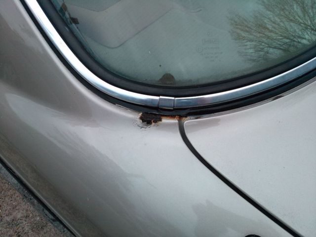 1988 Gold Mercedes-Benz S-Class Sedan