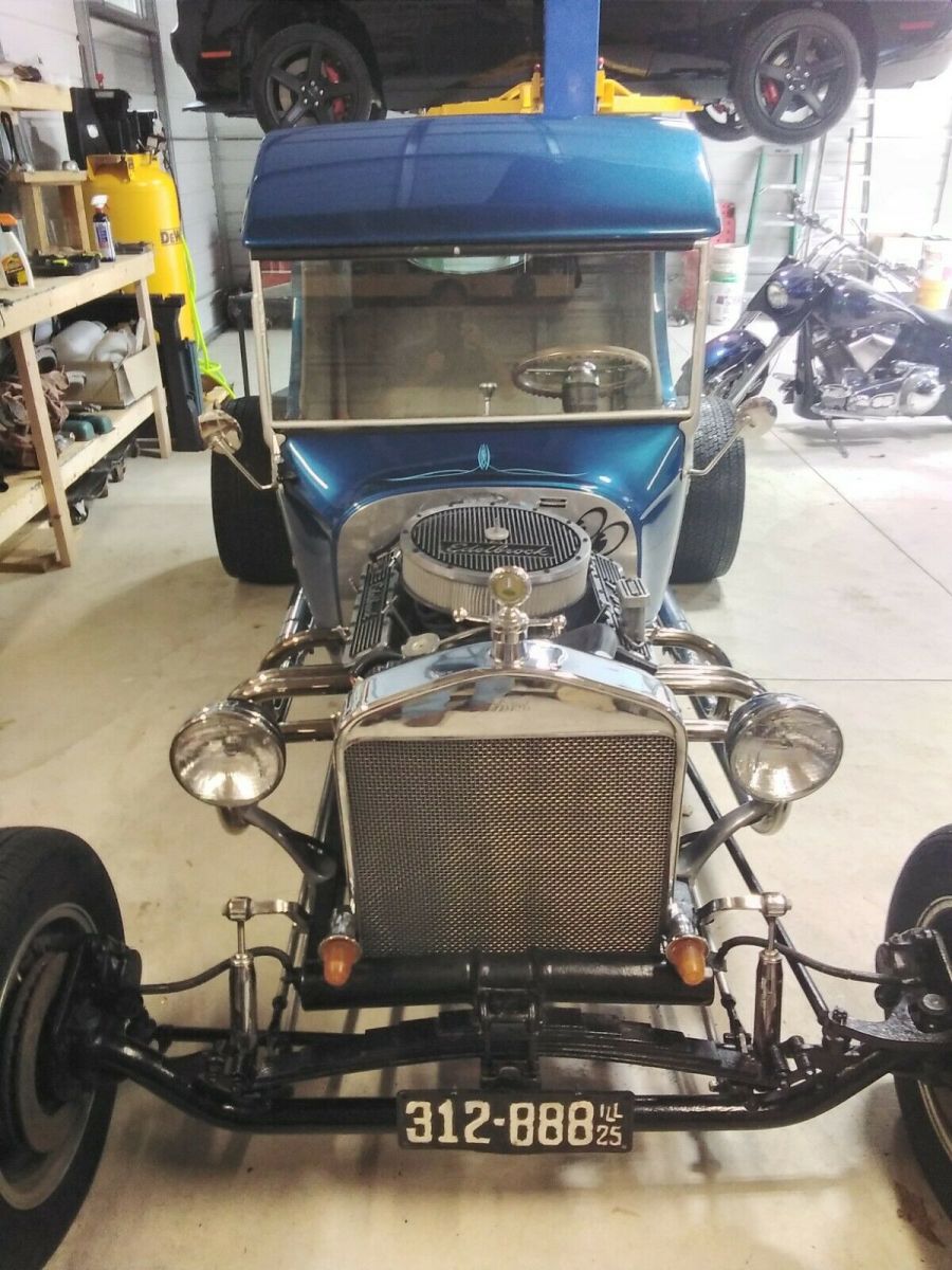 1925 Ford c cab 3 door