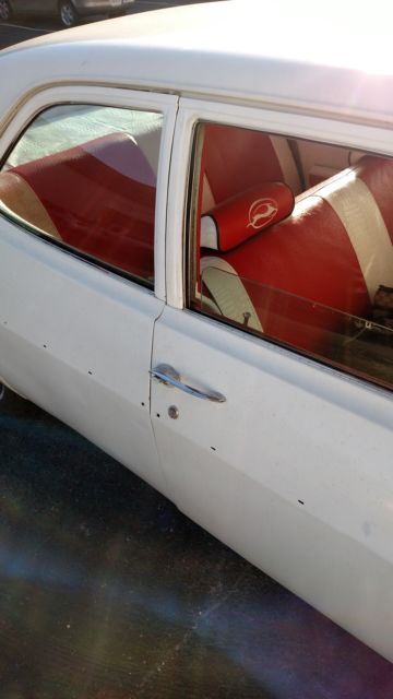 1970 White Chevrolet Impala Sedan