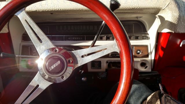 1970 White Chevrolet Impala Sedan