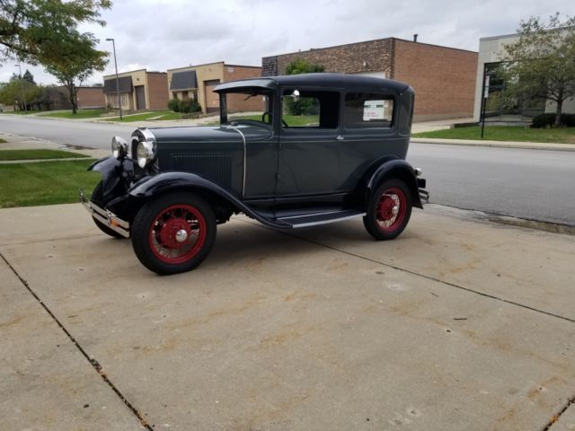 1930 Grey/Green Ford Model A Sedan