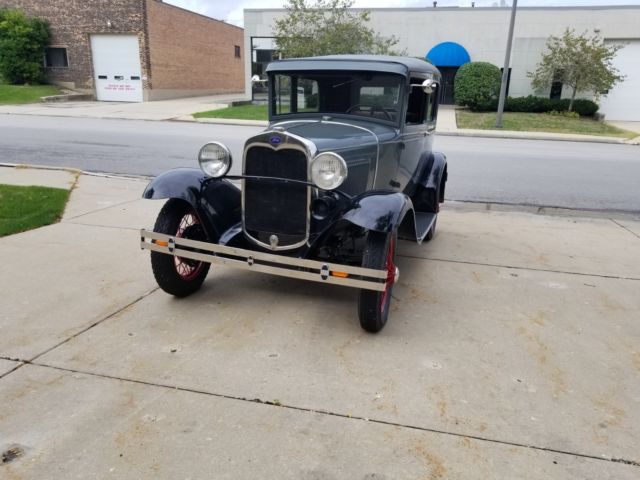 1930 Grey/Green Ford Model A Sedan