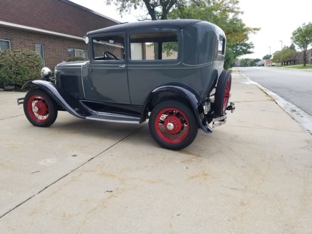1930 Grey/Green Ford Model A Sedan