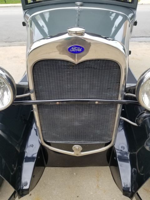 1930 Grey/Green Ford Model A Sedan