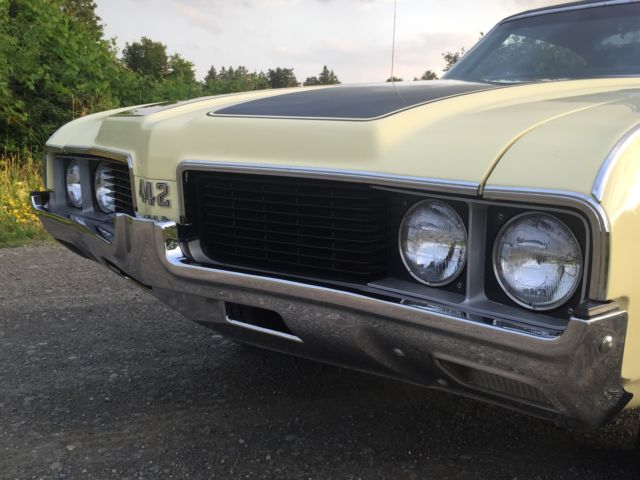1969 Yellow Oldsmobile 442