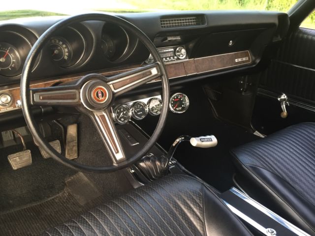 1969 Yellow Oldsmobile 442