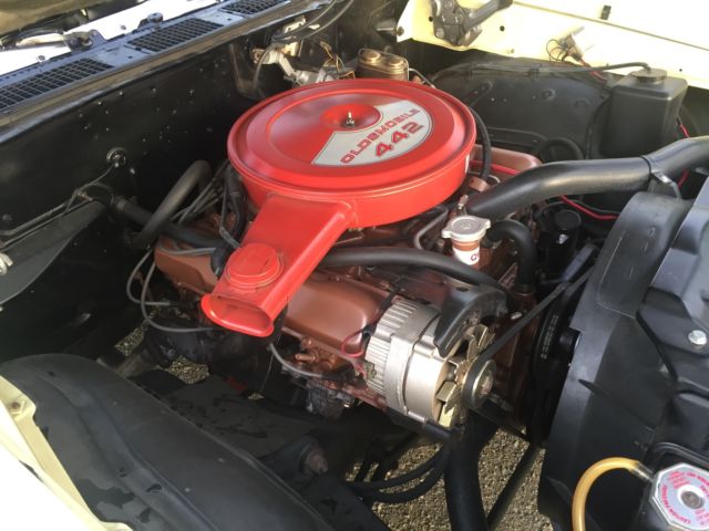 1969 Yellow Oldsmobile 442