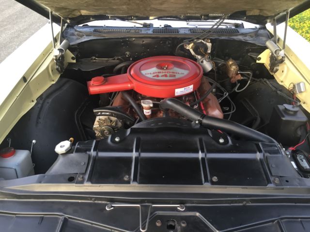 1969 Yellow Oldsmobile 442