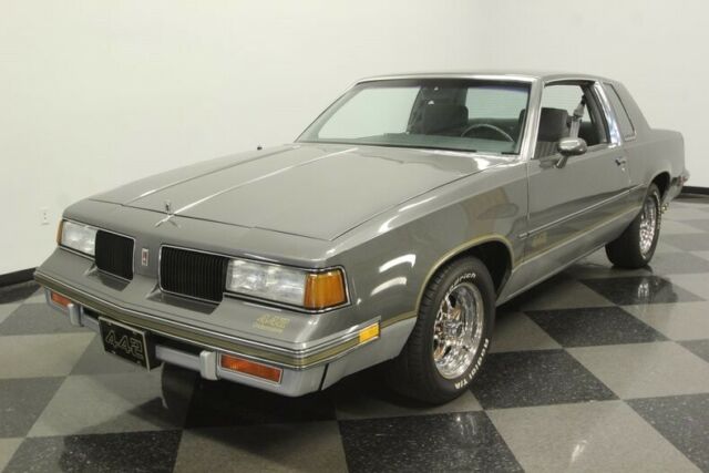 1987 Silver Oldsmobile Cutlass Coupe