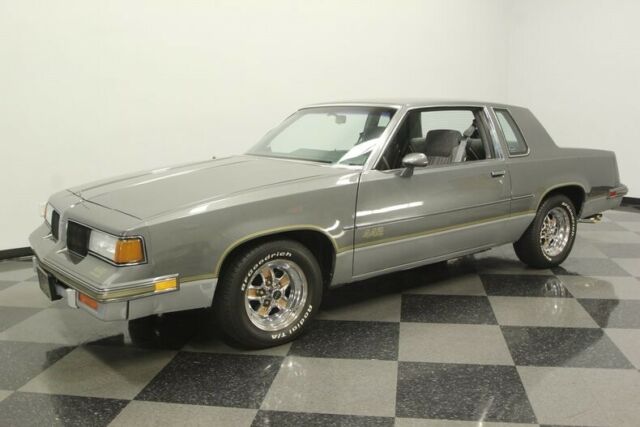 1987 Silver Oldsmobile Cutlass Coupe