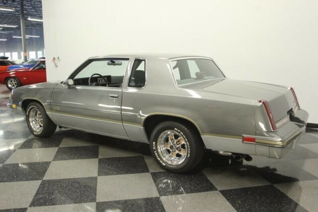 1987 Silver Oldsmobile Cutlass Coupe