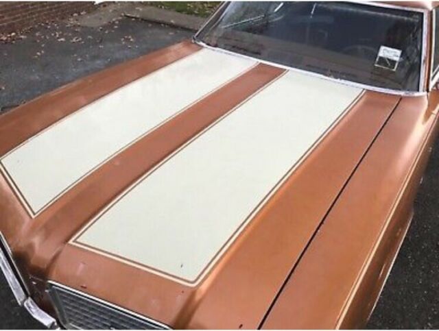 1972 Gold Oldsmobile Cutlass Coupe