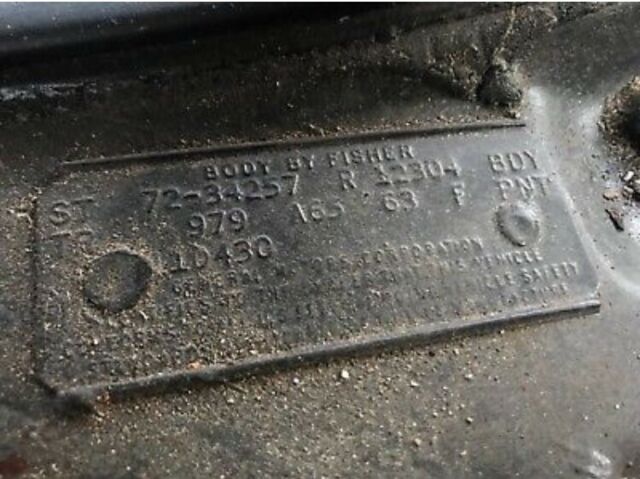 1972 Gold Oldsmobile Cutlass Coupe