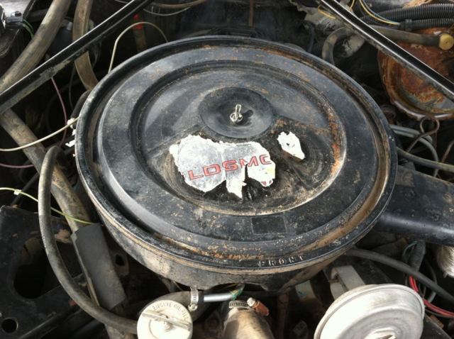1977 White Oldsmobile Custom Cruiser Wagon