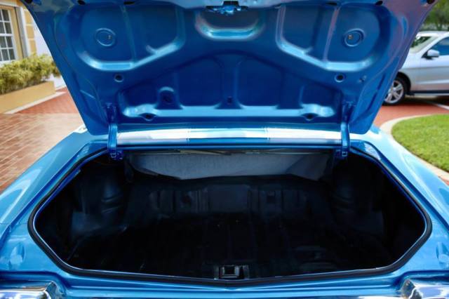 1970 metalic Blue Oldsmobile 442 Convertible