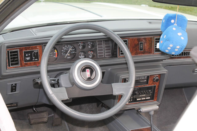 1985 White Oldsmobile 442 Coupe with T-Tops