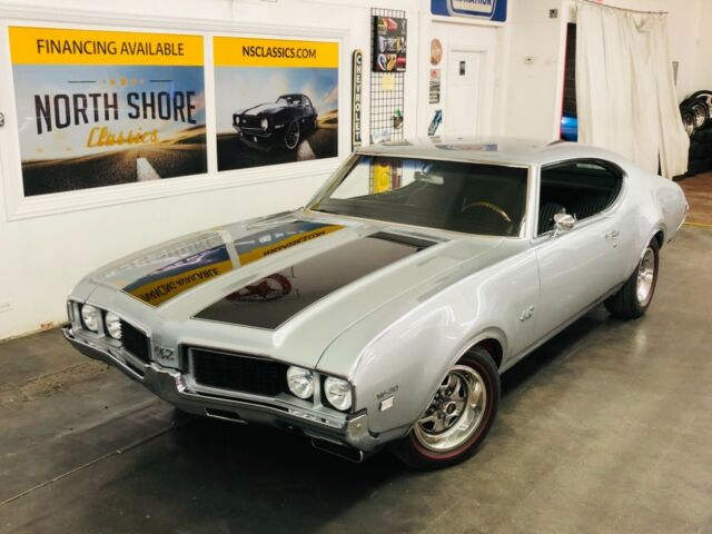 1969 Silver Oldsmobile 442 2 Door