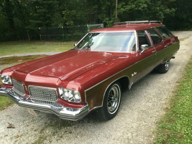 1973 Burgundy Oldsmobile Custom Cruiser Wagon