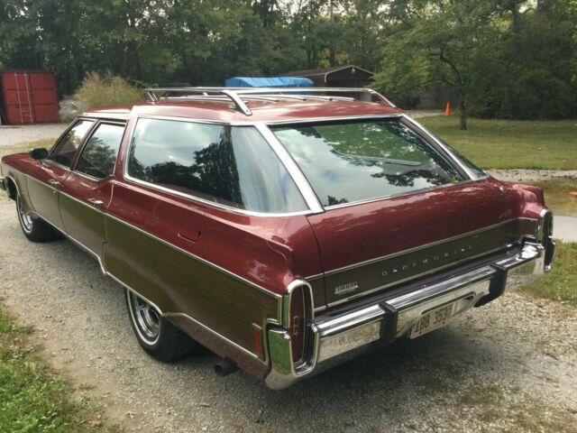 1973 Burgundy Oldsmobile Custom Cruiser Wagon