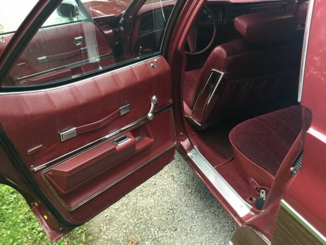 1973 Burgundy Oldsmobile Custom Cruiser Wagon