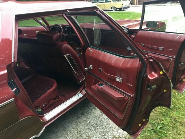 1973 Burgundy Oldsmobile Custom Cruiser Wagon