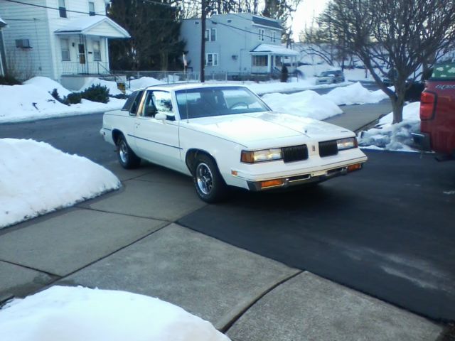 1988 White Oldsmobile Cutlass Coupe