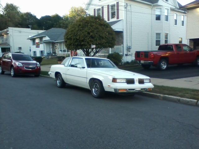 1988 White Oldsmobile Cutlass Coupe