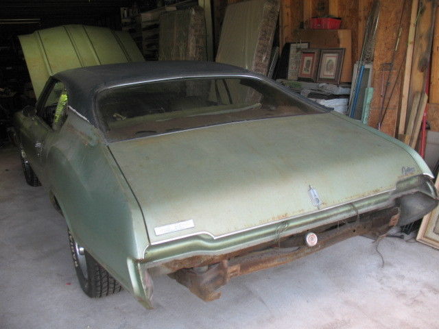 1970 Green Oldsmobile Cutlass 2 dr hardtop