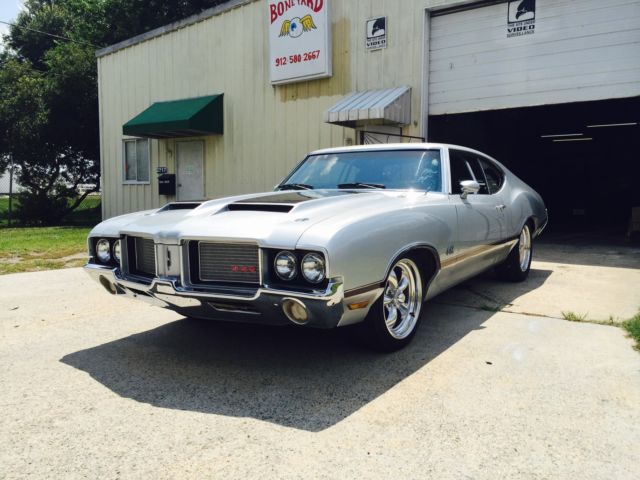 1972 Silver Oldsmobile 442 Hardtop