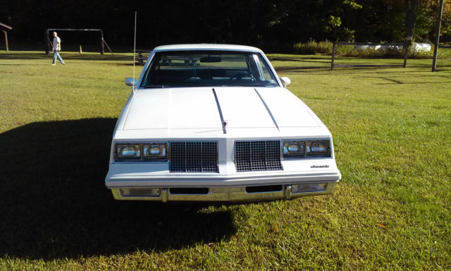 1985 White Oldsmobile Cutlass Coupe